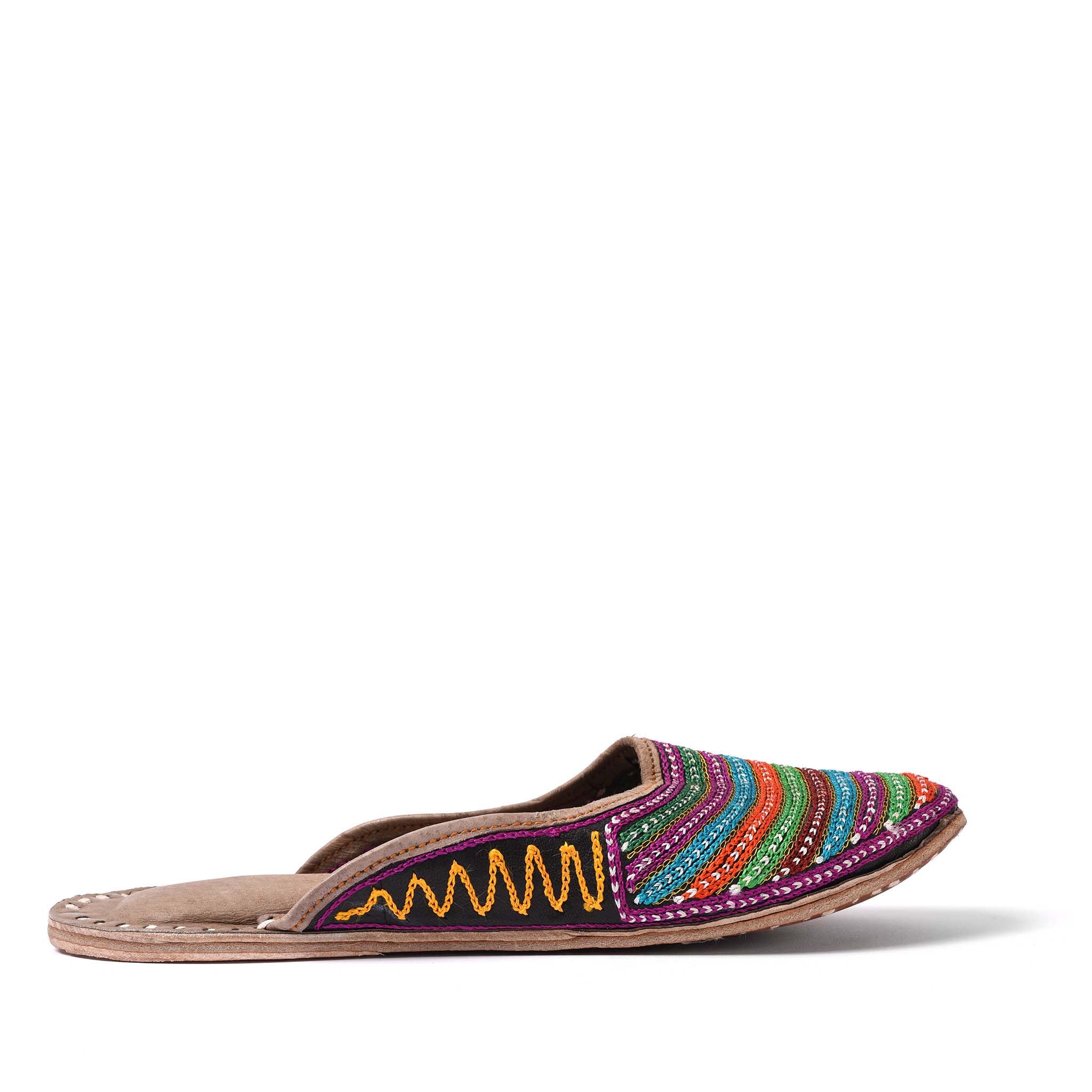 Round Toe Embroidered Jutti Slippers - Image 3