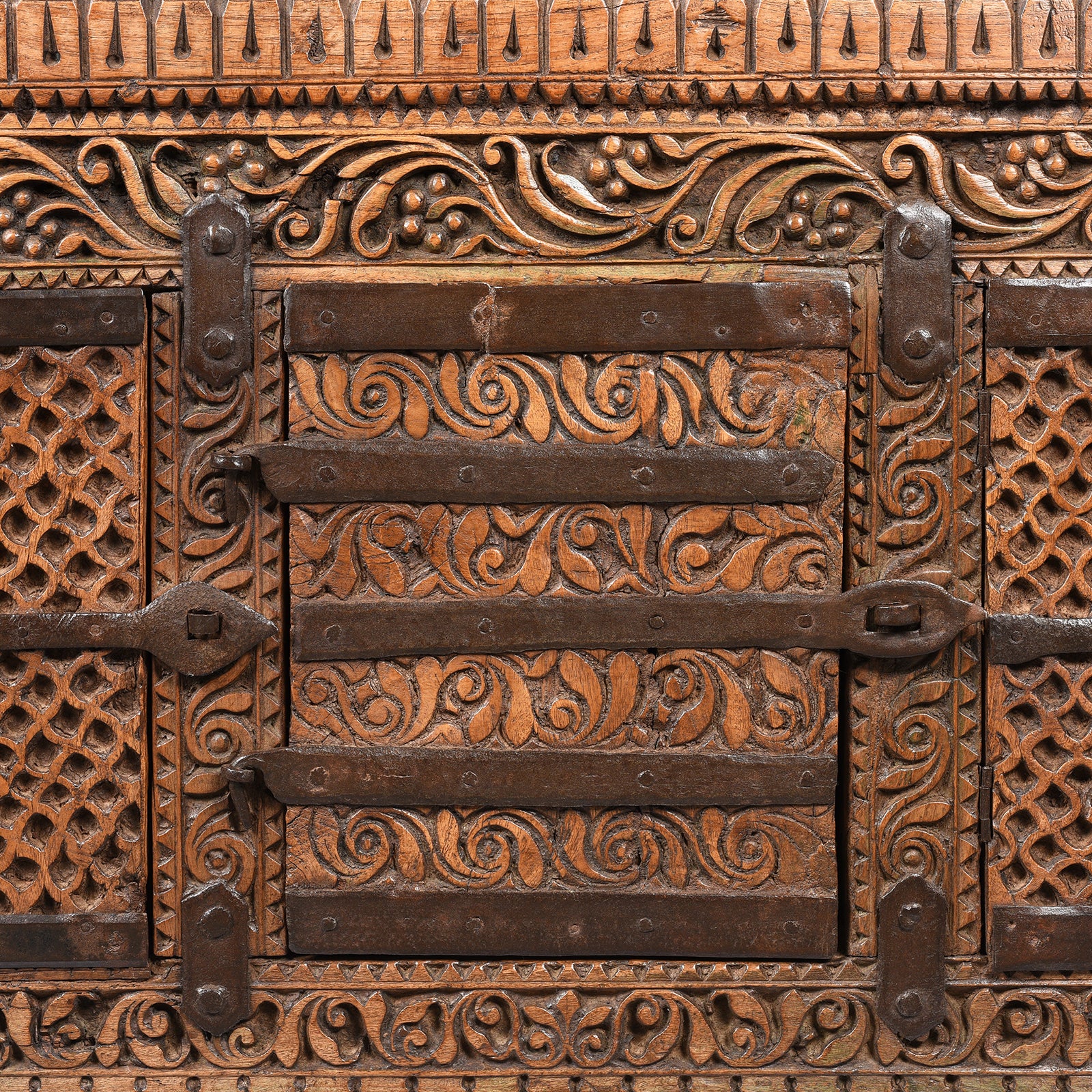 Chip Carved Indian 'Manjus' Dowry Chest From Rajasthan - 19thC - Image 5