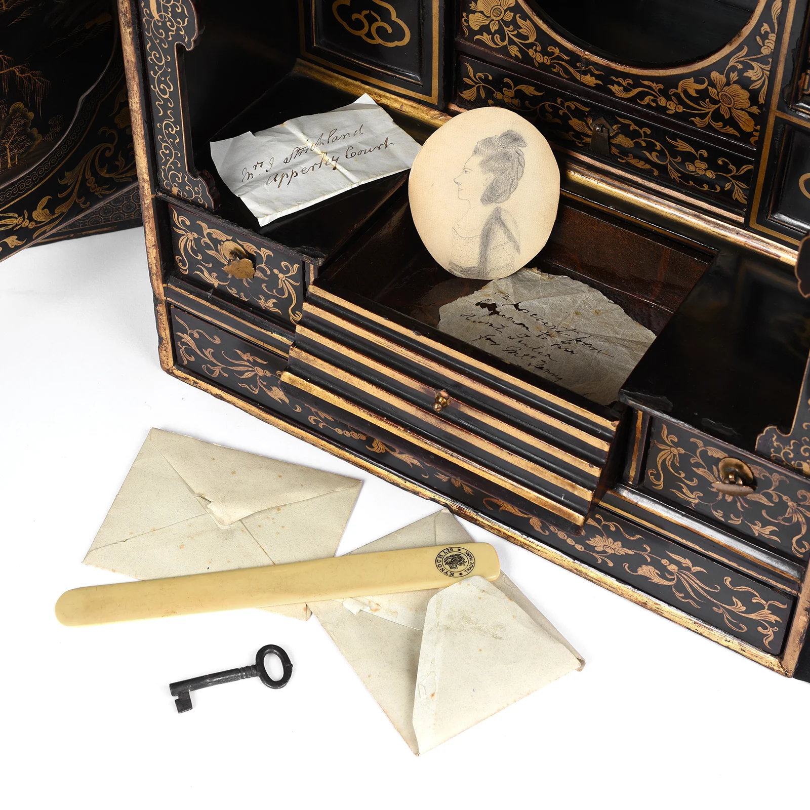 Gilt Black Lacquer Chinese Export Shrine Cabinet - Ca 1820 - Image 19