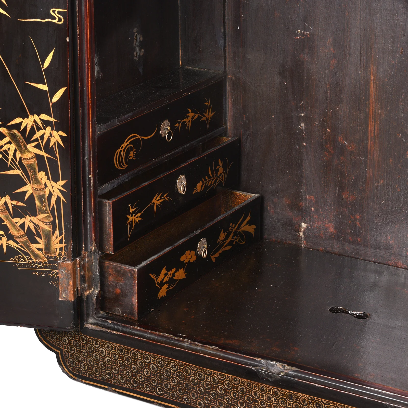 Gilt Black Lacquer Chinese Export Shrine Cabinet - Ca 1820 - Image 20