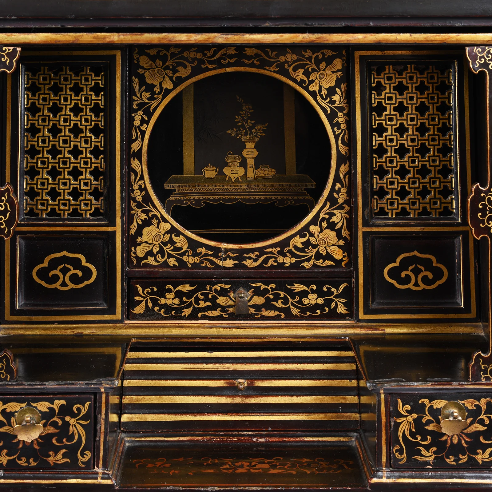 Gilt Black Lacquer Chinese Export Shrine Cabinet - Ca 1820 - Image 6