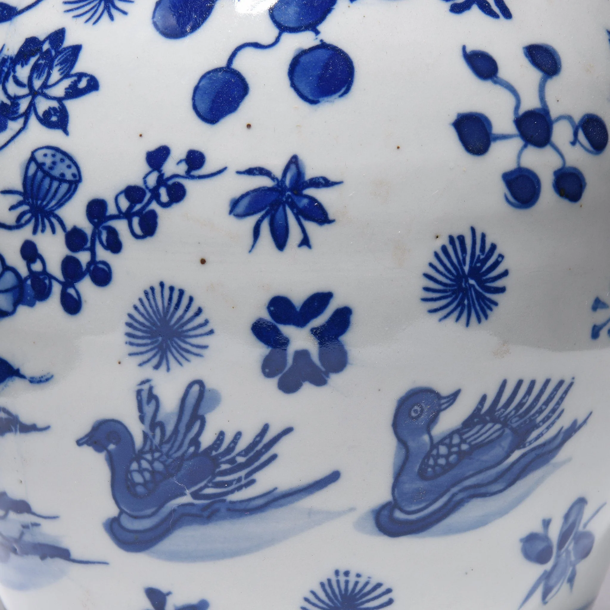Blue & White Porcelain Ginger Jar & Lid - 15cm Diameter - Image 2