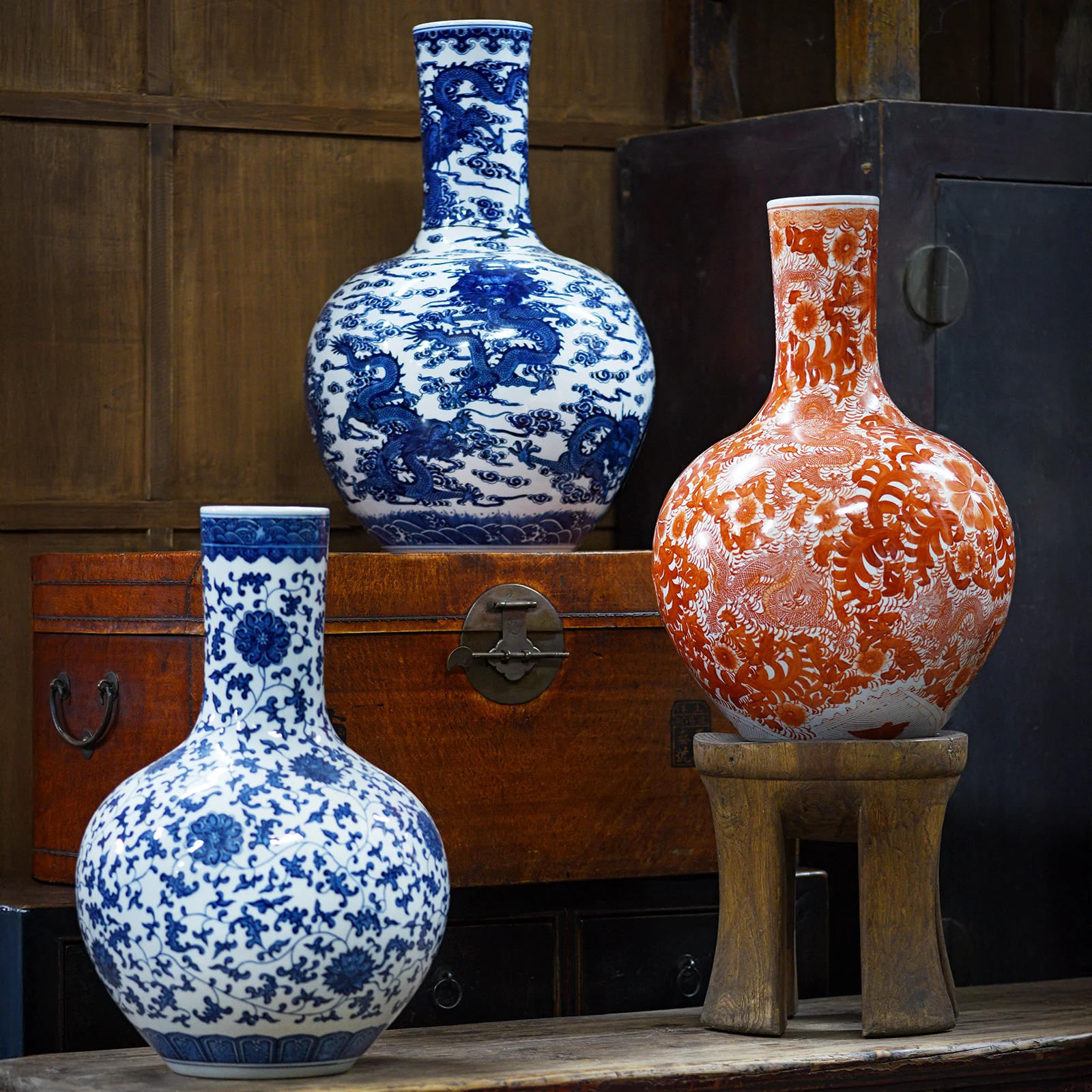 Blue & White Porcelain Tianqiuping Dragon Vase - Image 6