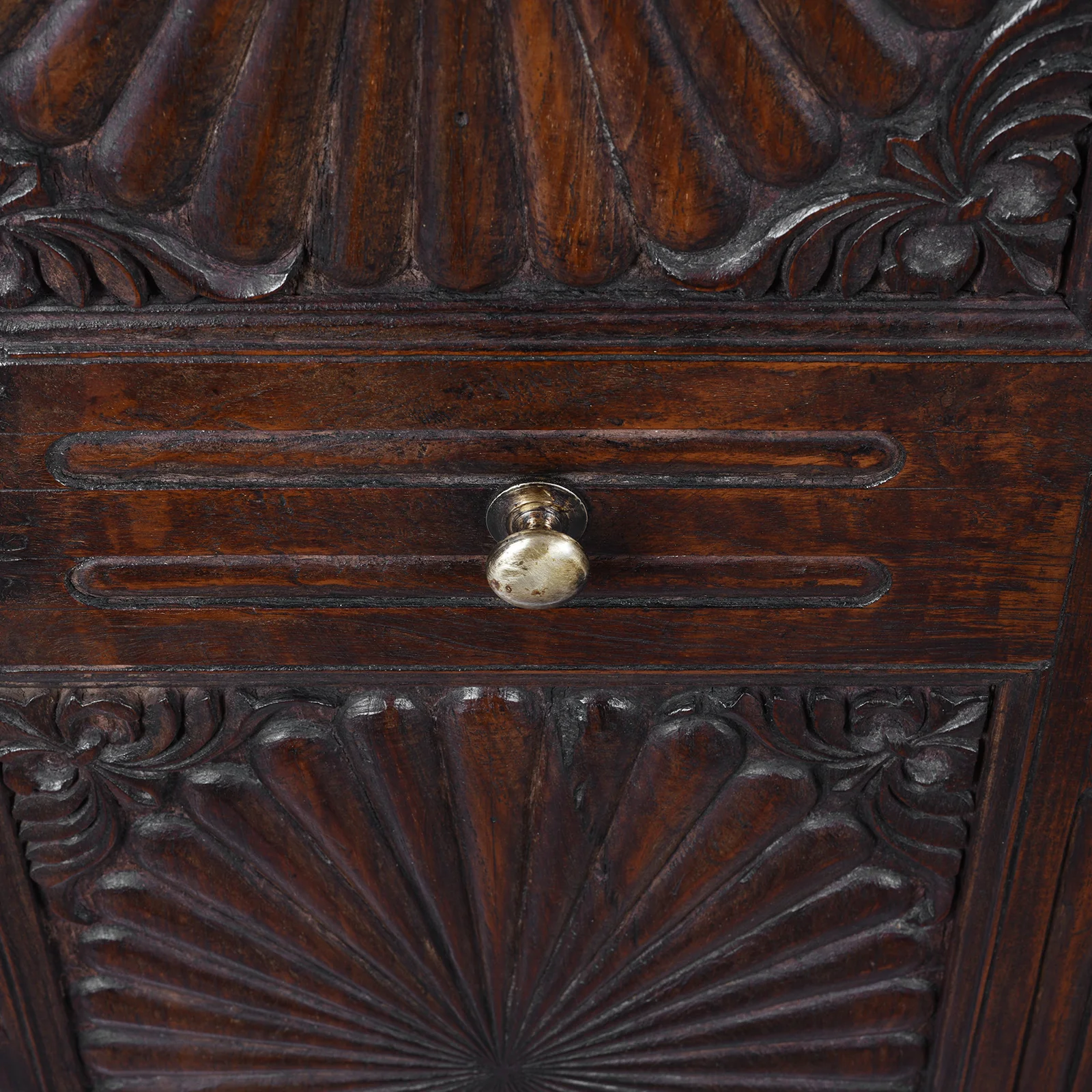 Carved Almirah Cabinet With Sunburst Panels - 19th Centruy - Image 9