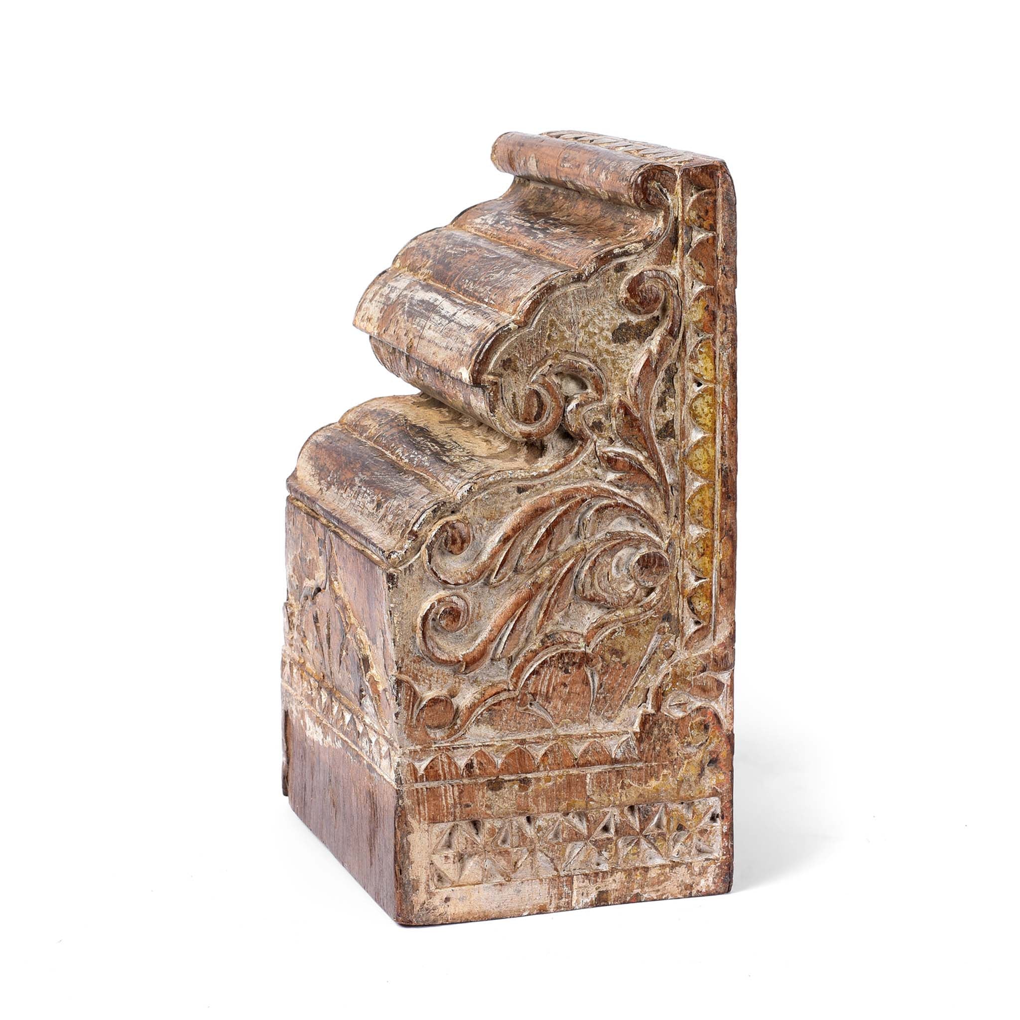 Decorative Carved Peacock Corbel From Gujarat - 19thC - Image 3