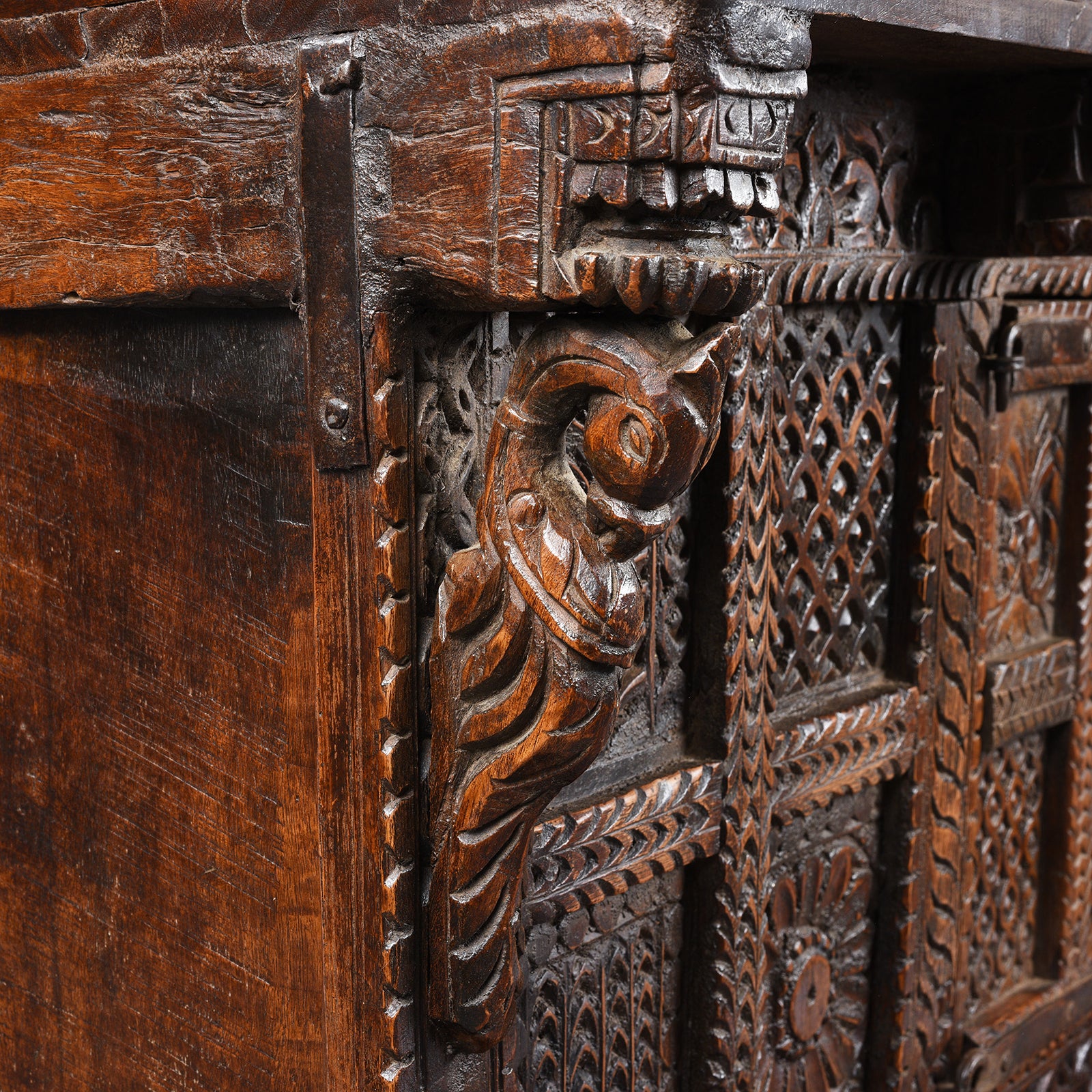 Carved Teak Indian Dowry Chest Majus - 19thC - Image 2