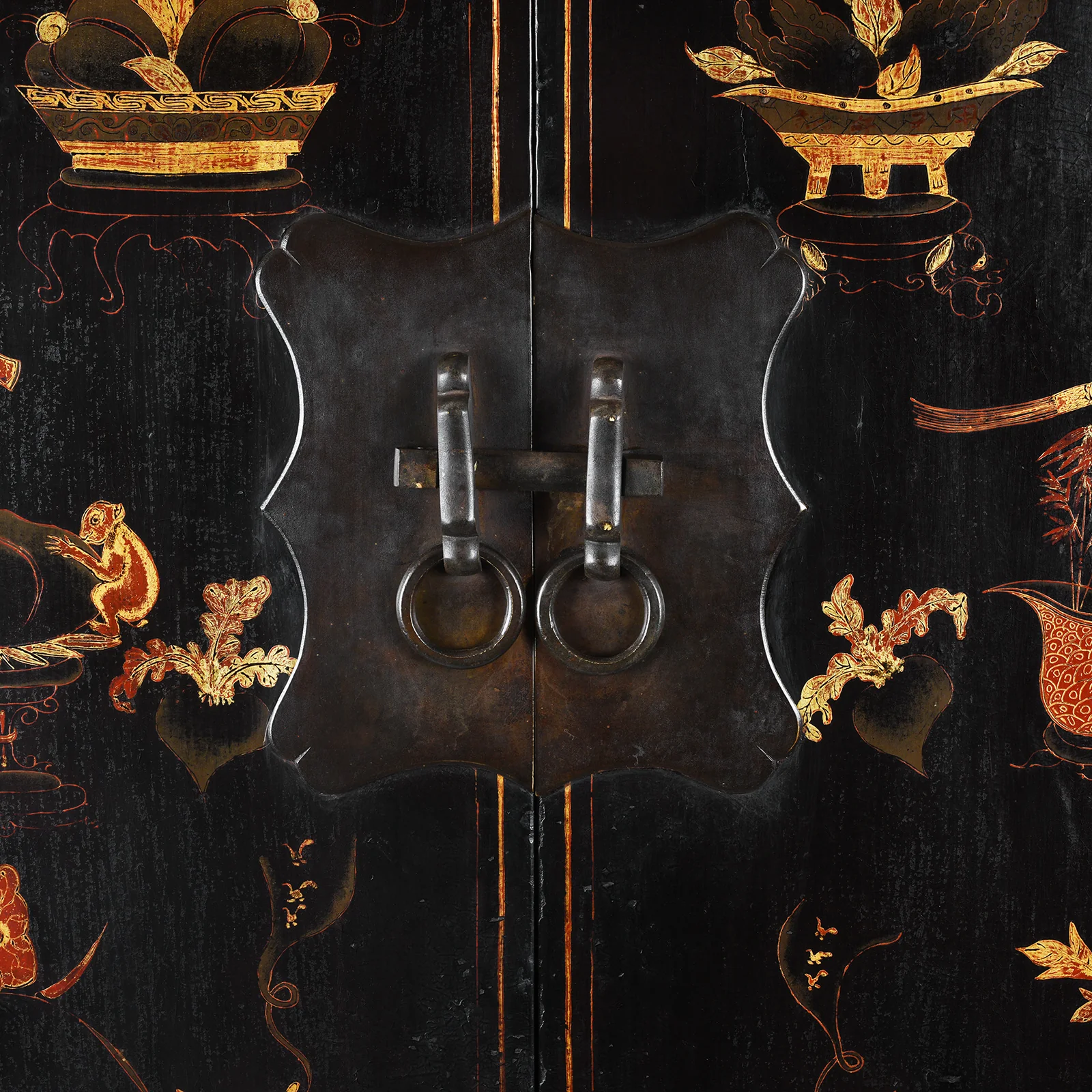 Black Lacquer Wedding Cabinet From Shanxi - 19th Century - Image 9