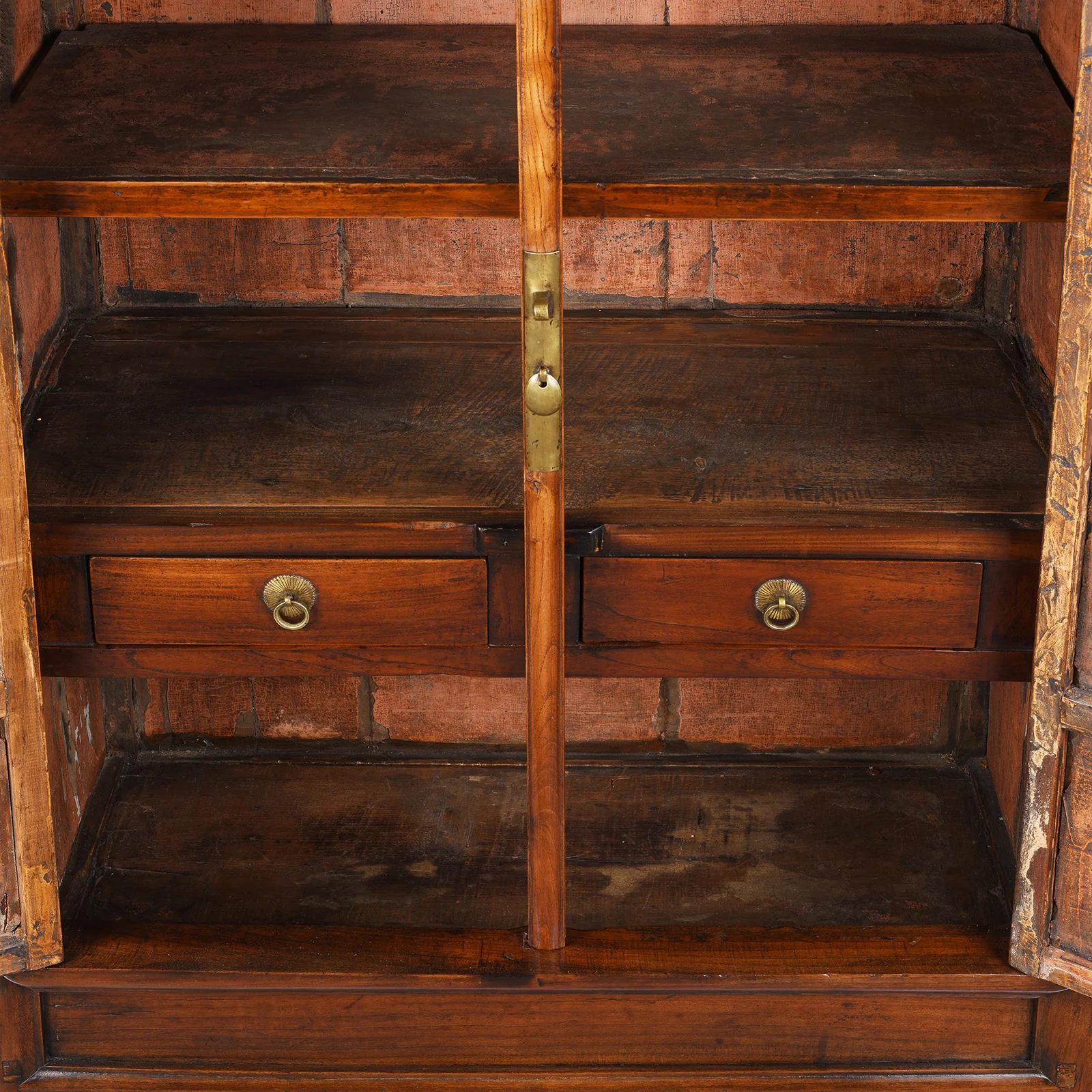 Chinese Red Elm Tapered Cabinet - Qing Dynasty - Image 6