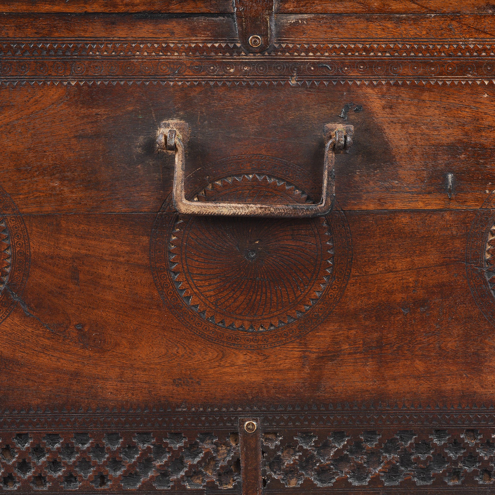 Chip Carved Dowry Chest From Rajasthan - 19th Century - Image 11