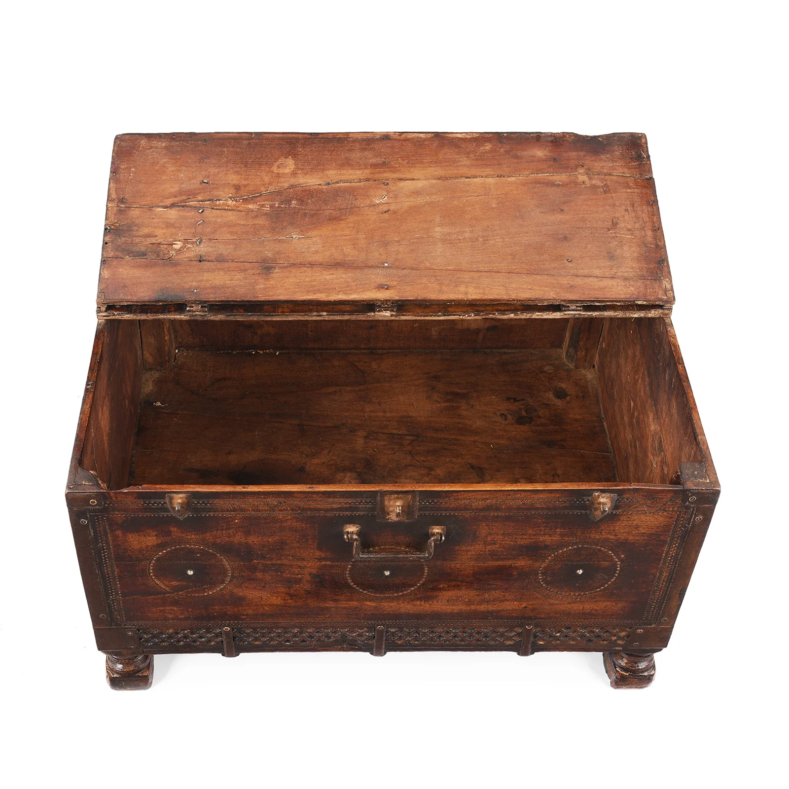 Chip Carved Dowry Chest From Rajasthan - 19th Century - Image 4