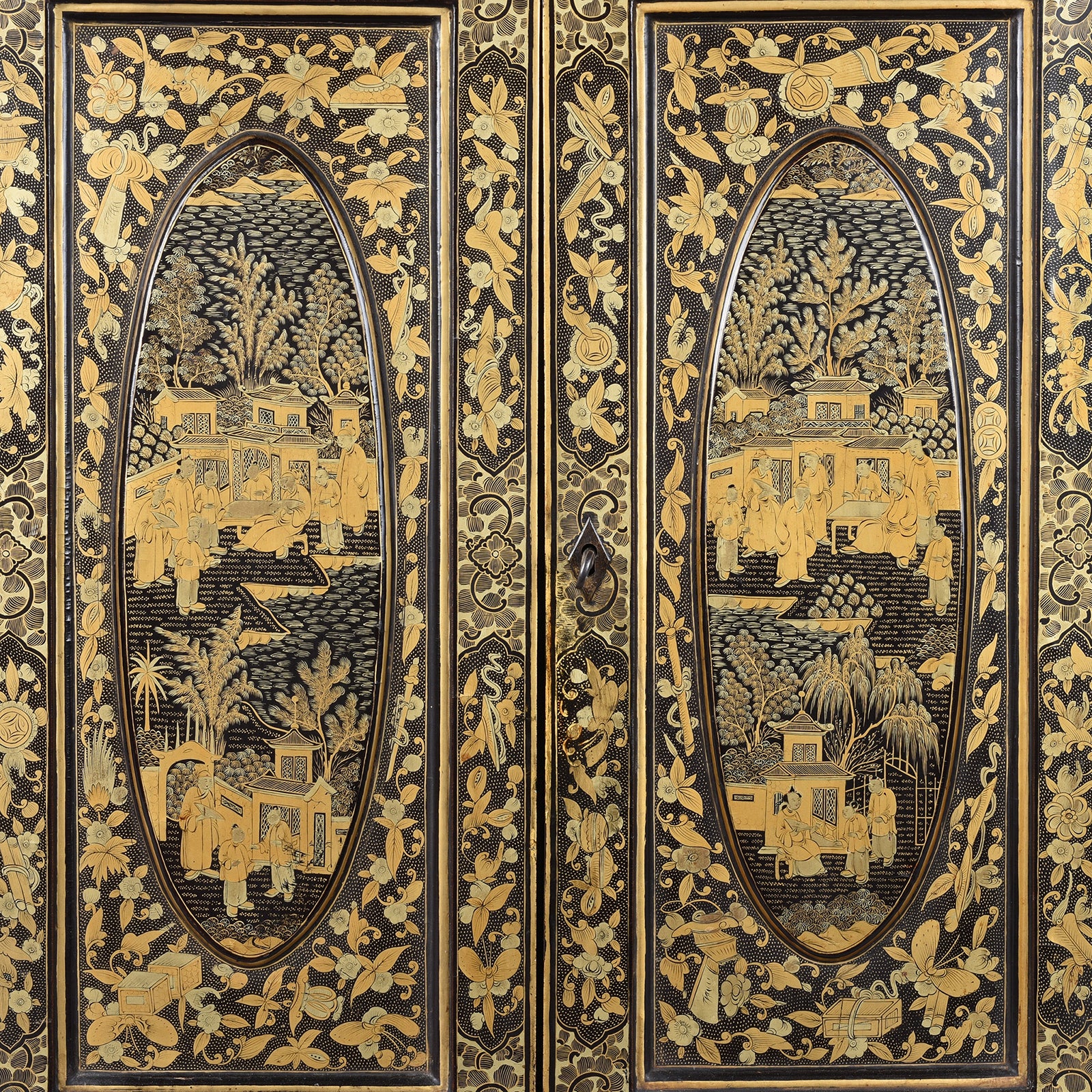 Gilt Black Lacquer Chinese Export Table Cabinet - Early 19th Century - Image 4