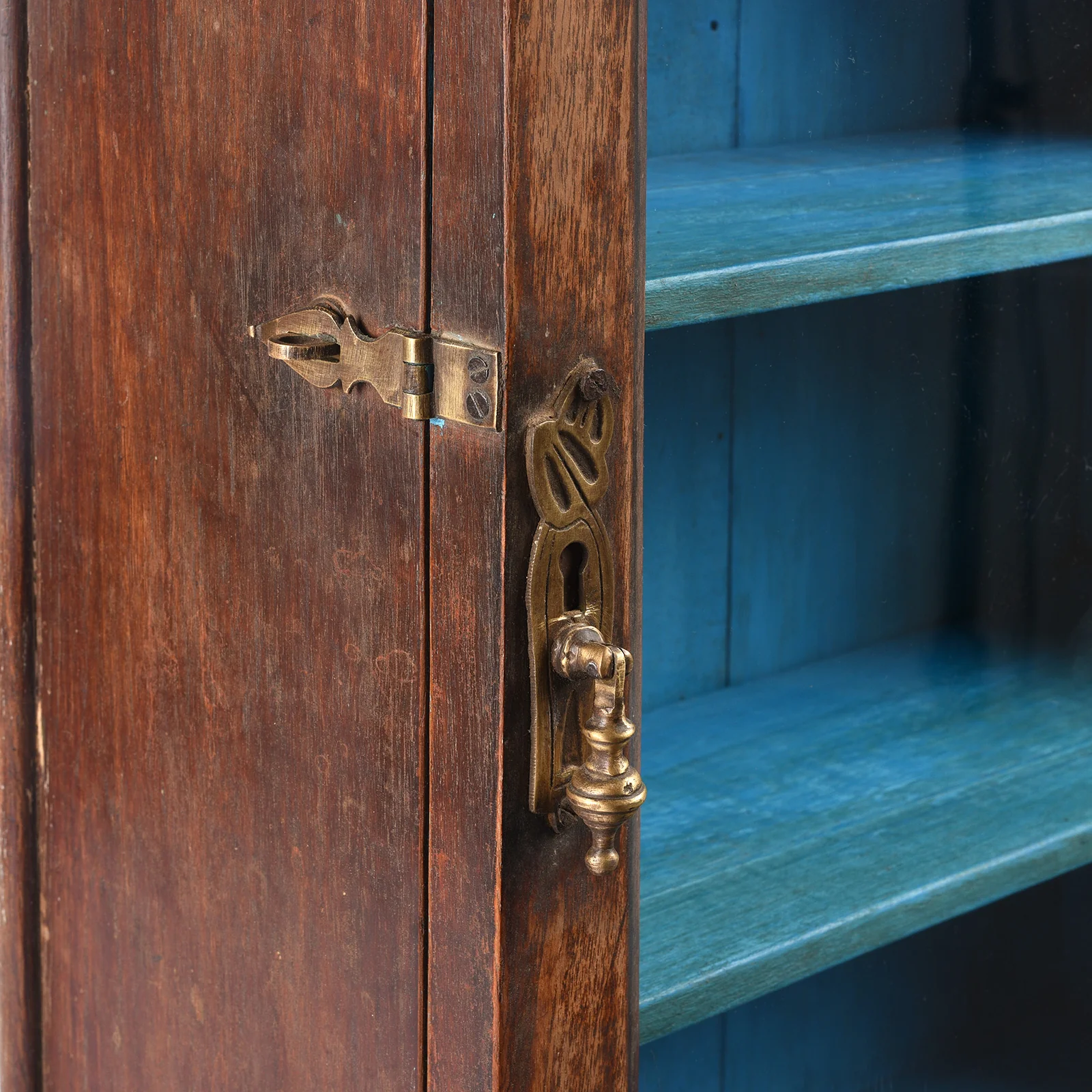 Glazed Teak Wall Cabinet From Gujarat - Ca 1930 - Image 4