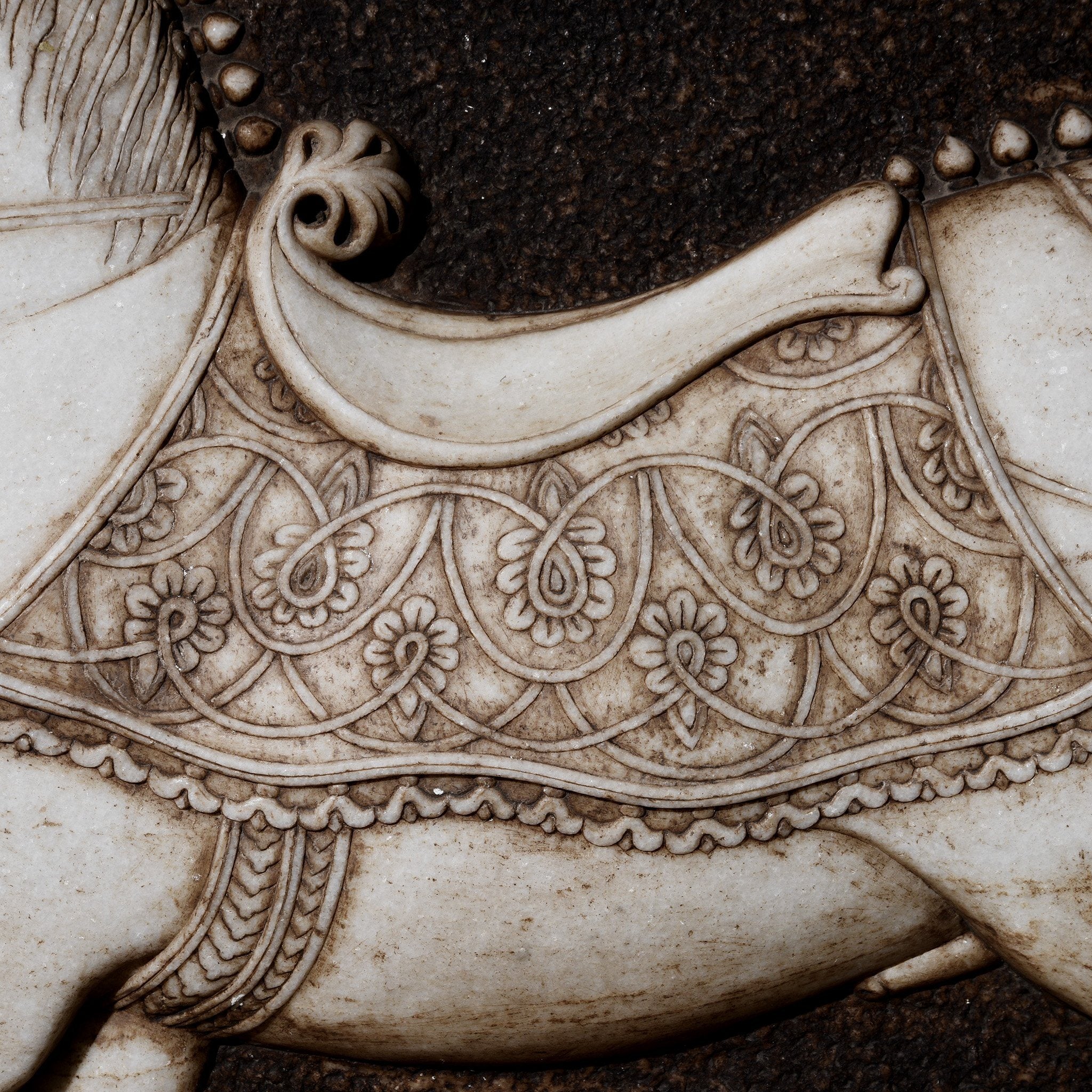 Hand Carved Marble Mughal Horse Panel From Rajasthan - Image 3