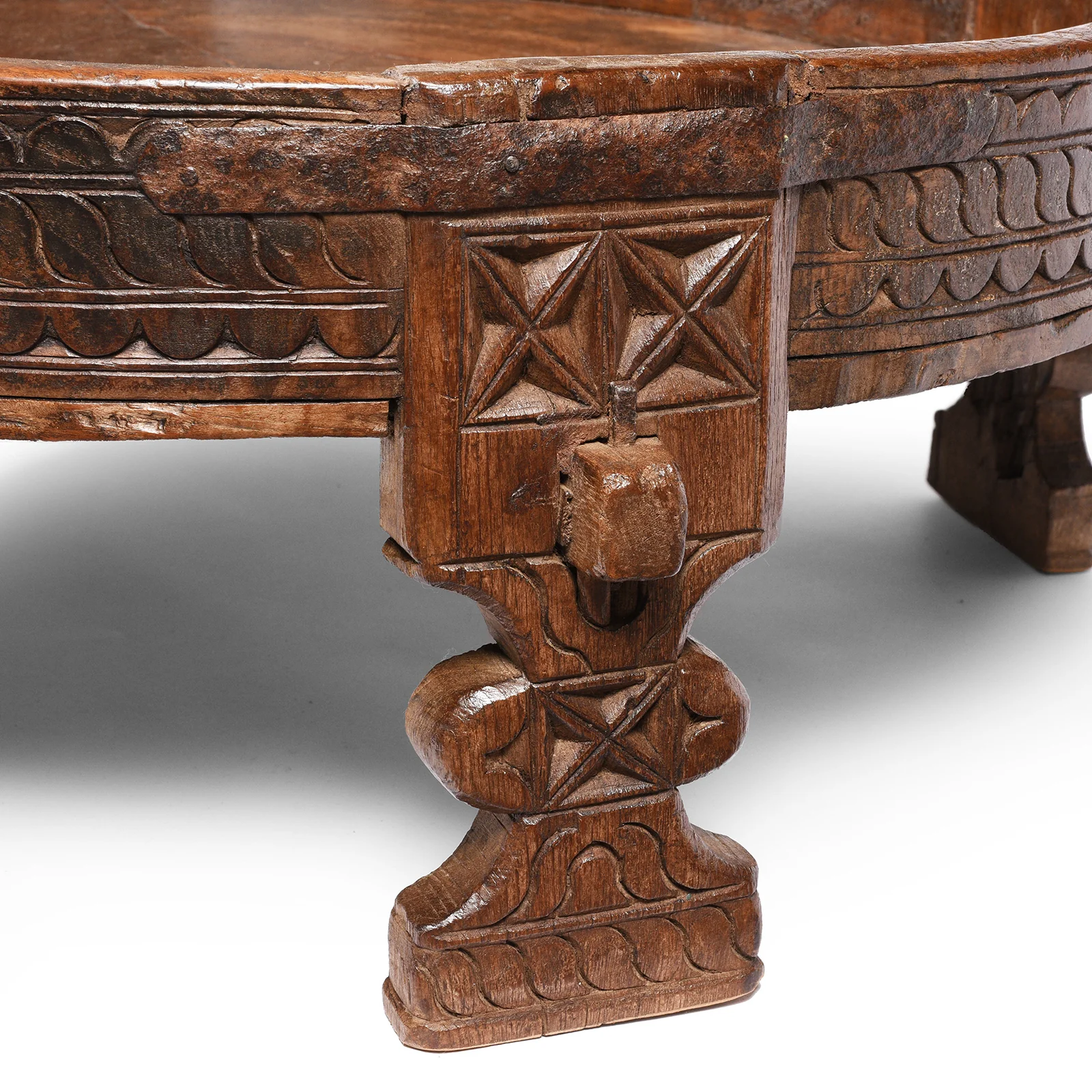 Indian Chakki Coffee Table From Rajasthan - 19thC - Image 3