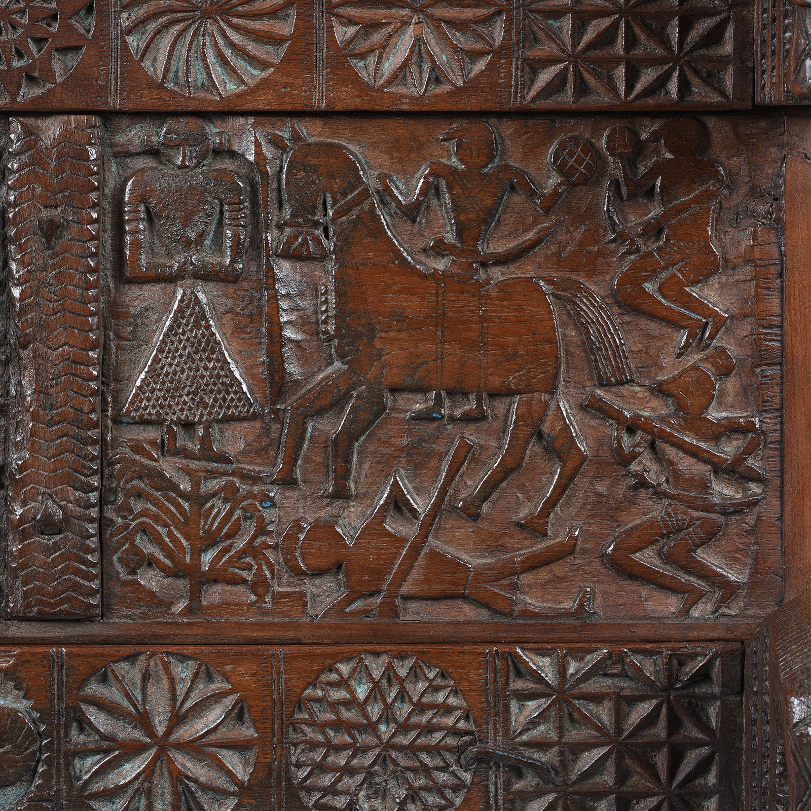 Carved Teak Majus Dowry Chest From Saurashtra - 19th Century - Image 11