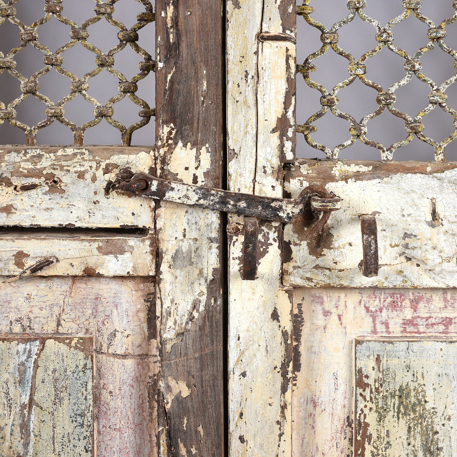 White Painted Jali Doors From Gujarat - 19th Century - Image 6