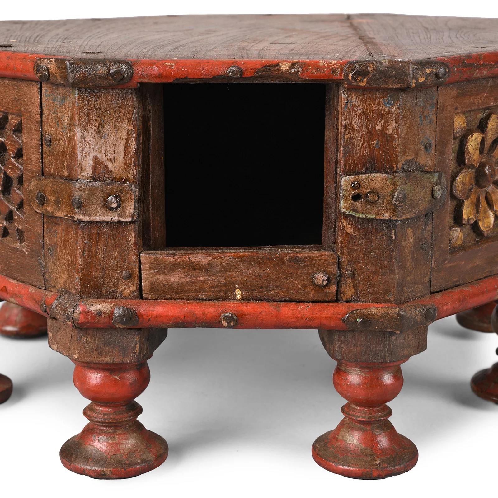Small Octagonal Bajot Low Table From Gujarat - 19th Century - Image 4