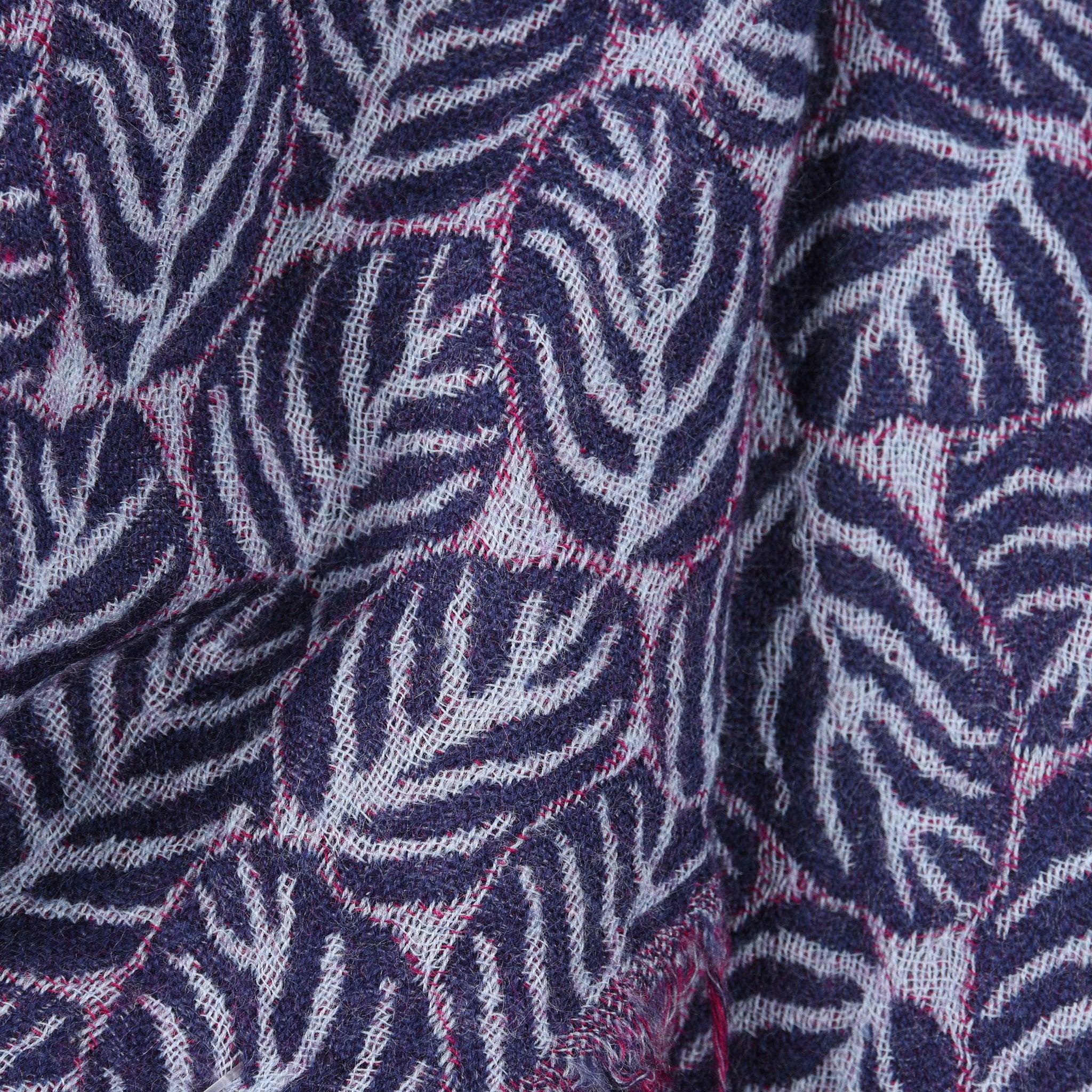 Lotus Leaves Scarf Made From Merino Wool - Image 5