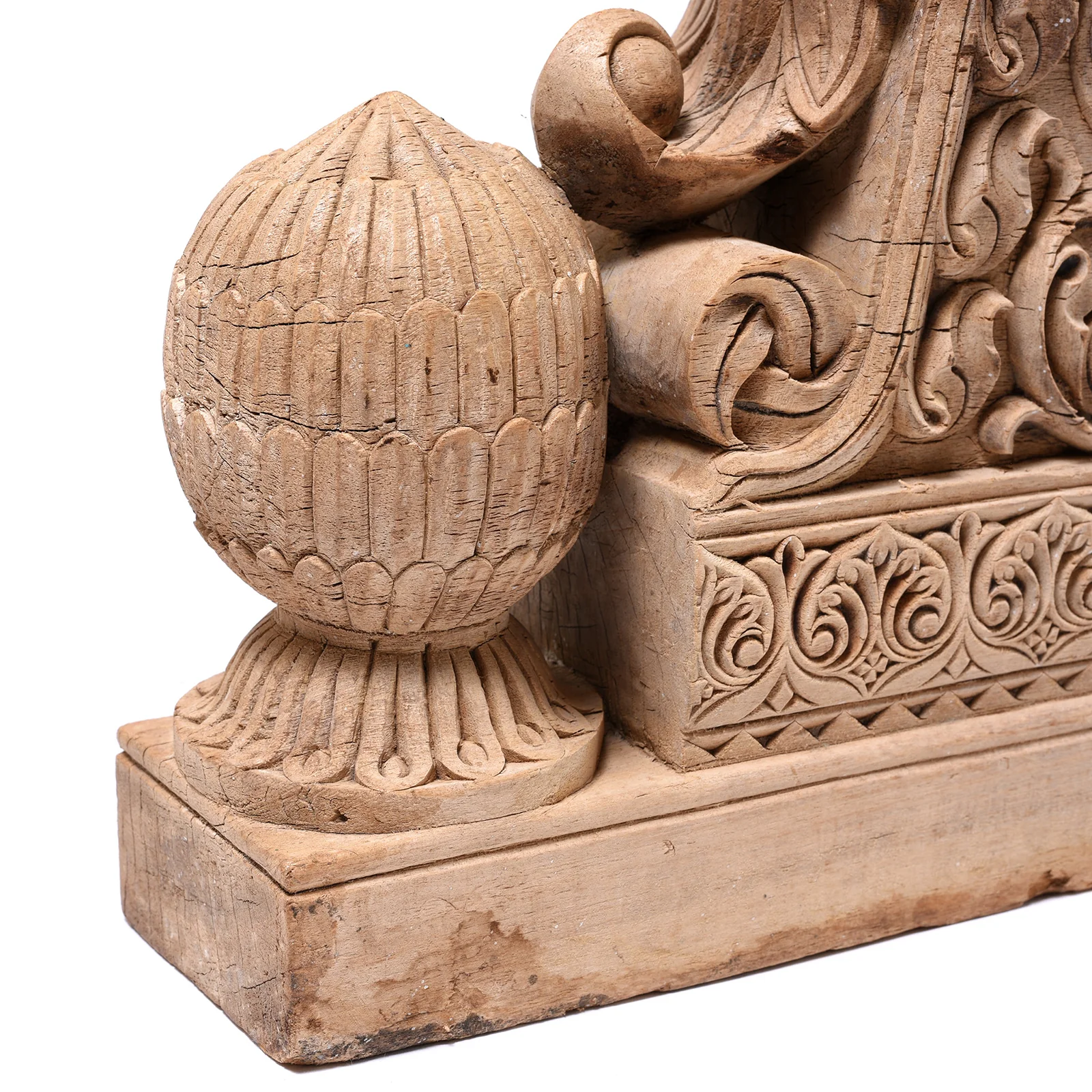 Pair of Carved Teak Corbels From Maharashtra - 19th Century - Image 2