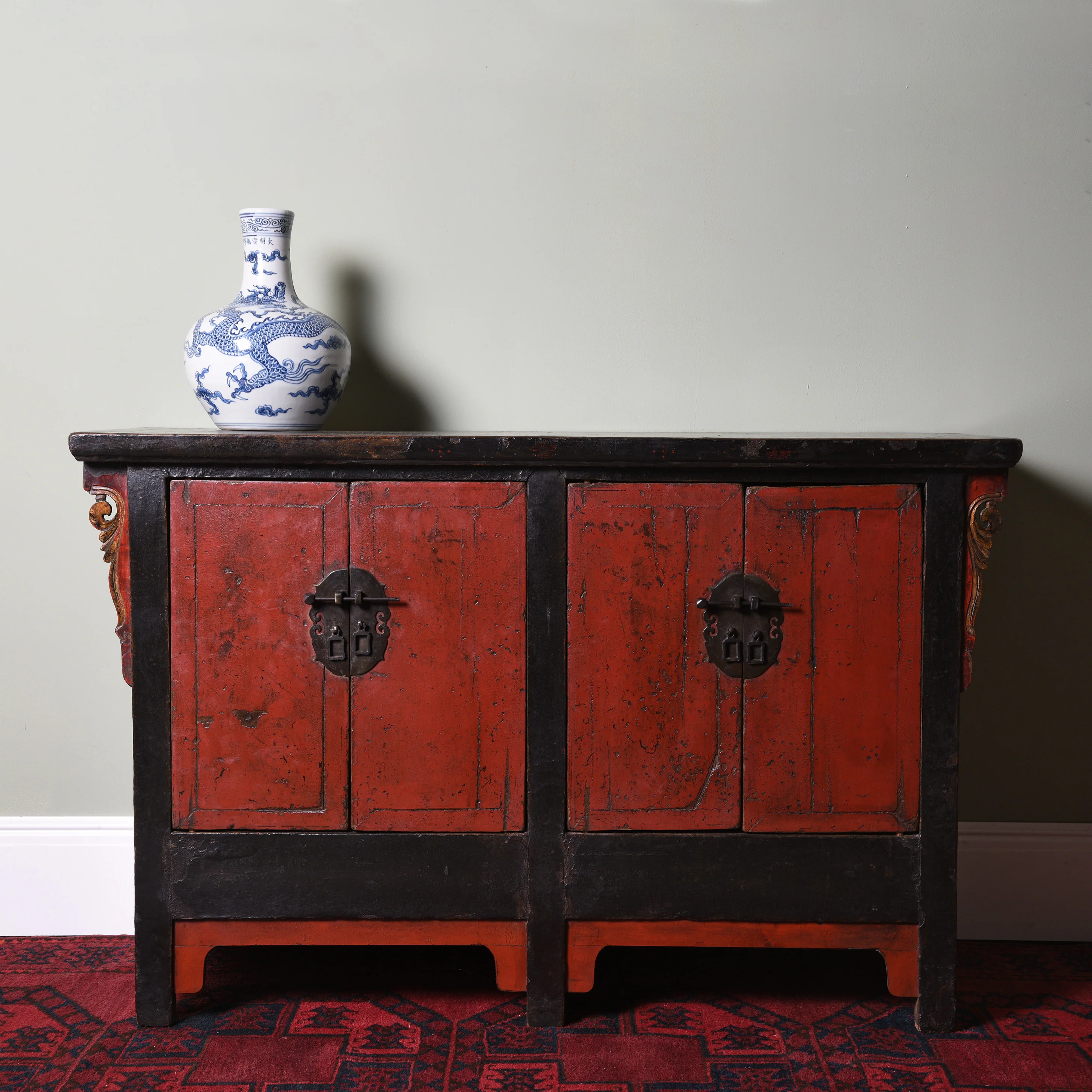 Red & Black Lacquer Sideboard From Shanxi - Late 18thC - Image 2
