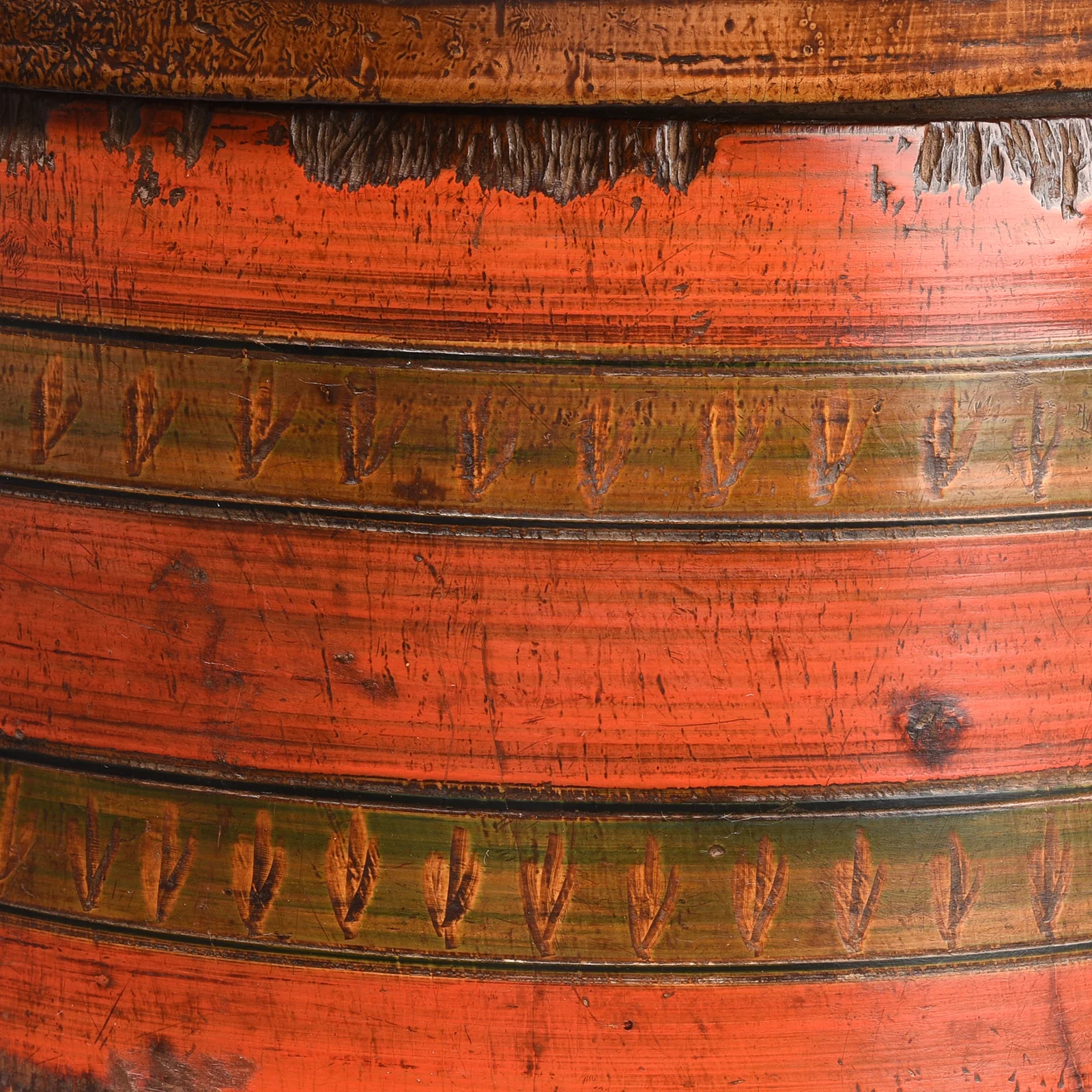 Scratchwork Lacquer Pot From Sindh - 19th Century - Image 4